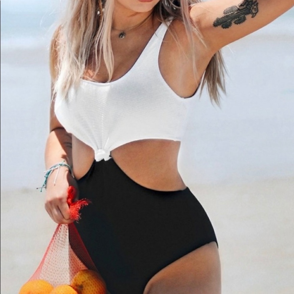 Cupshe NWT Black and white swimsuit